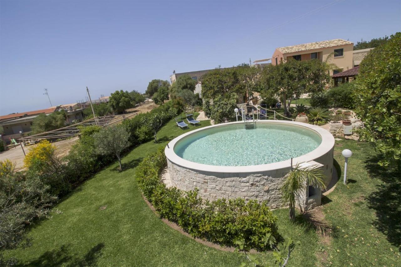 Alla Corte Di Nonna Maria Villa Pozzallo Exterior foto