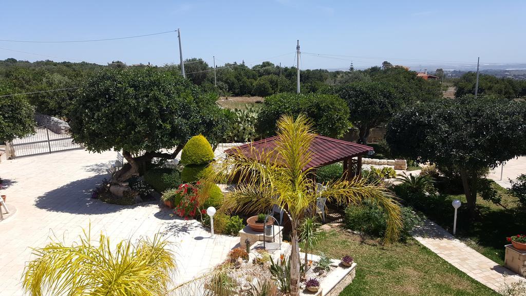 Alla Corte Di Nonna Maria Villa Pozzallo Exterior foto