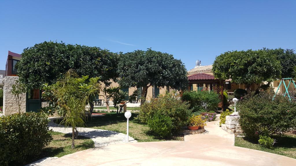 Alla Corte Di Nonna Maria Villa Pozzallo Exterior foto