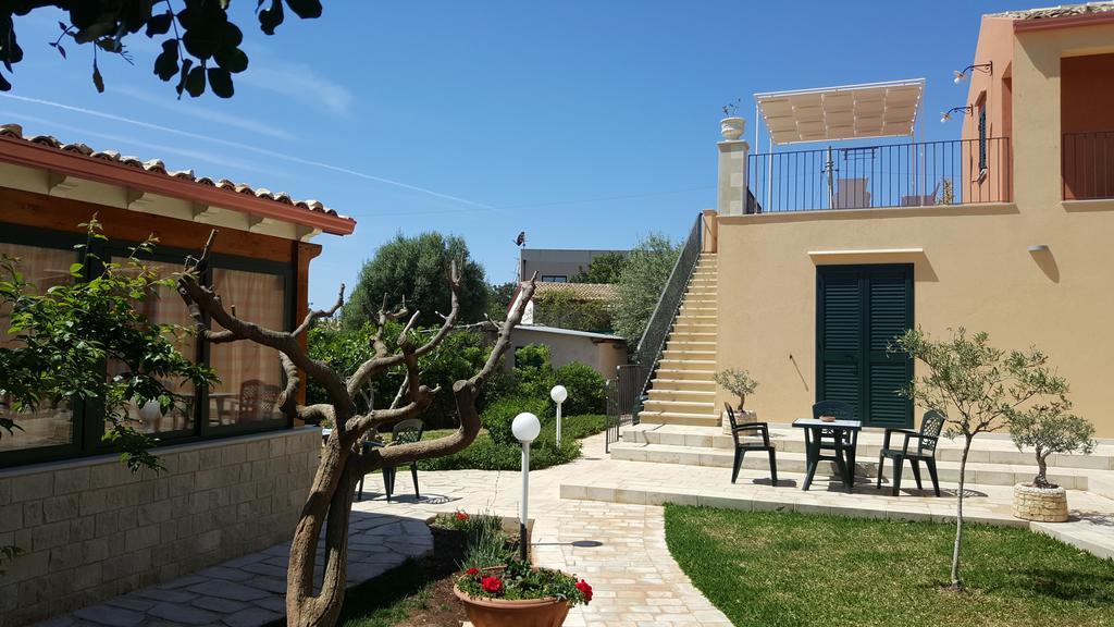 Alla Corte Di Nonna Maria Villa Pozzallo Exterior foto