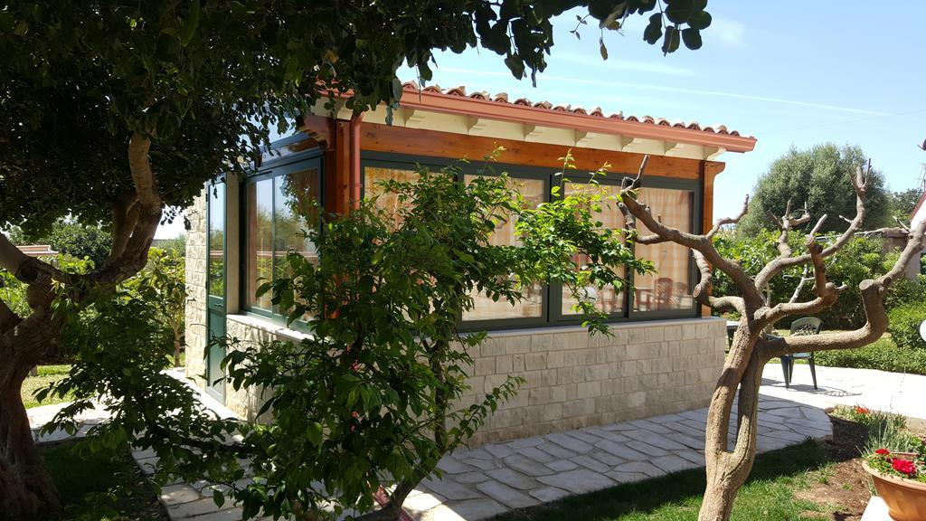 Alla Corte Di Nonna Maria Villa Pozzallo Exterior foto