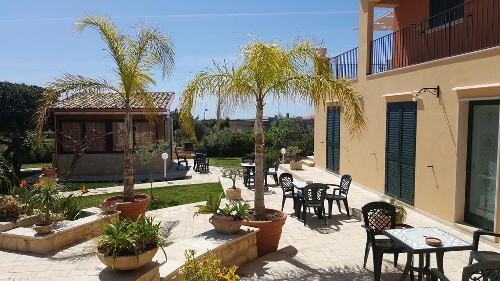 Alla Corte Di Nonna Maria Villa Pozzallo Exterior foto