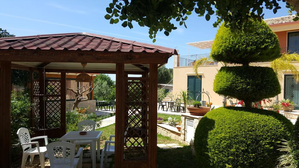 Alla Corte Di Nonna Maria Villa Pozzallo Exterior foto