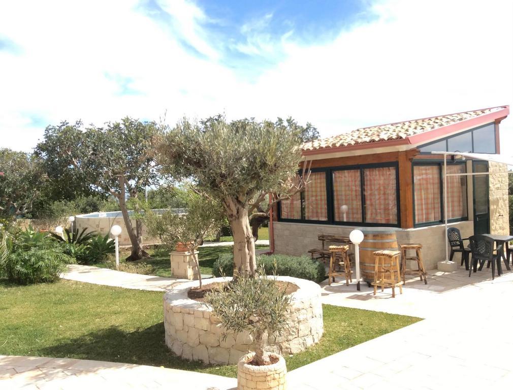 Alla Corte Di Nonna Maria Villa Pozzallo Exterior foto