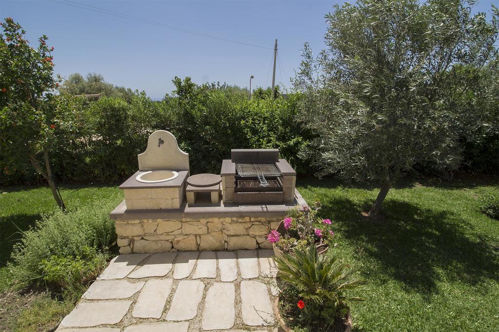 Alla Corte Di Nonna Maria Villa Pozzallo Exterior foto