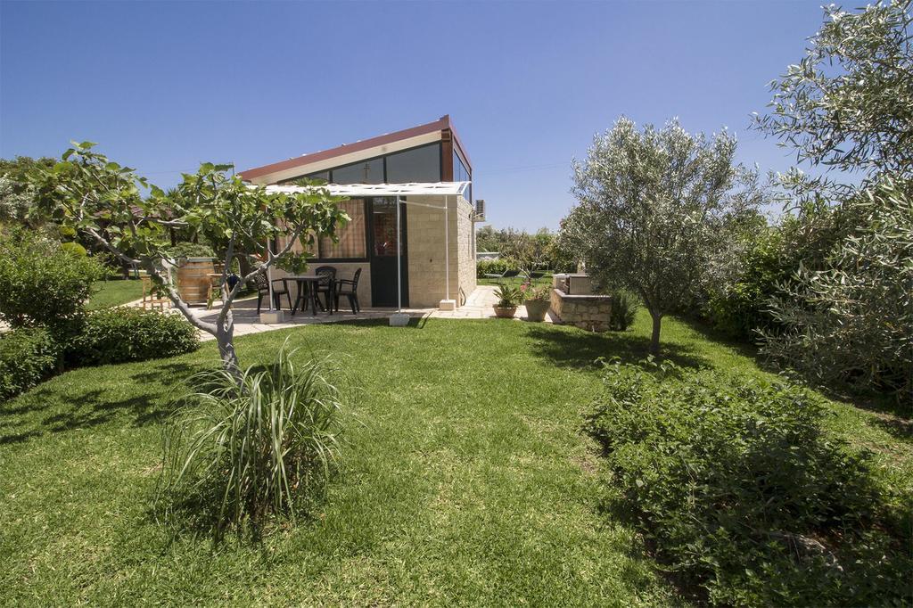 Alla Corte Di Nonna Maria Villa Pozzallo Exterior foto